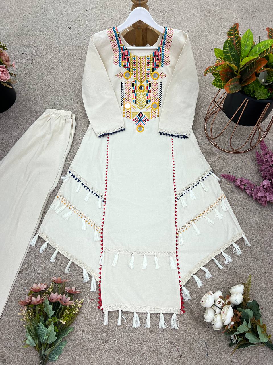 Trendy & Comfortable Cord SetβππΈπ 2-Piece Stylish Ensemble: Includes a well-fitted top and coordinated bottom