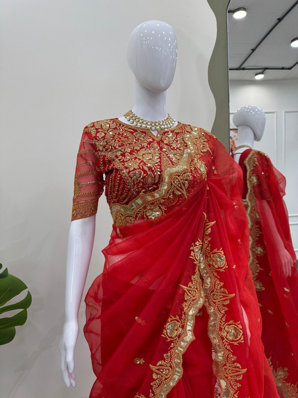Looking some one for this same colour beautiful Designer Saree on Havy Organza Silk Febric with Thred & Sequnce and Blouse on also Havy Organza Silk Febric with Thred & Sequnce work.