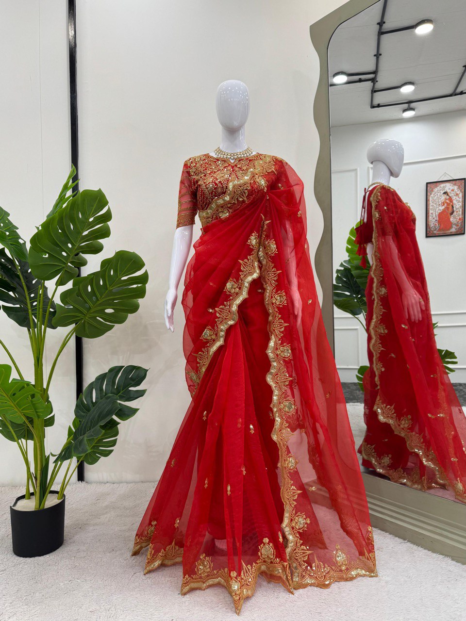 Looking some one for this same colour beautiful Designer Saree on Havy Organza Silk Febric with Thred & Sequnce and Blouse on also Havy Organza Silk Febric with Thred & Sequnce work.