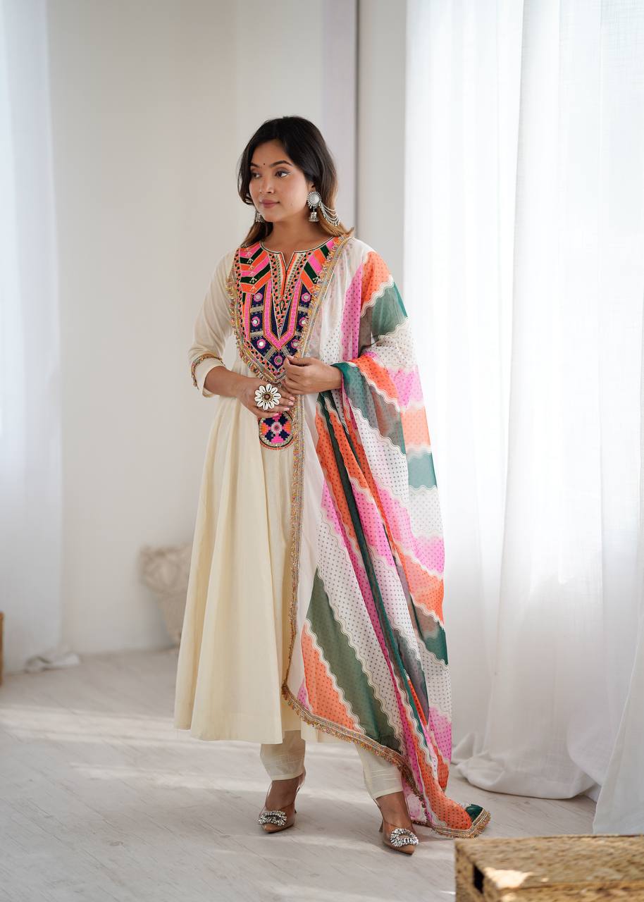 *Navratri Special Premium Designer GOWN Trendy & Comfortable GOWN