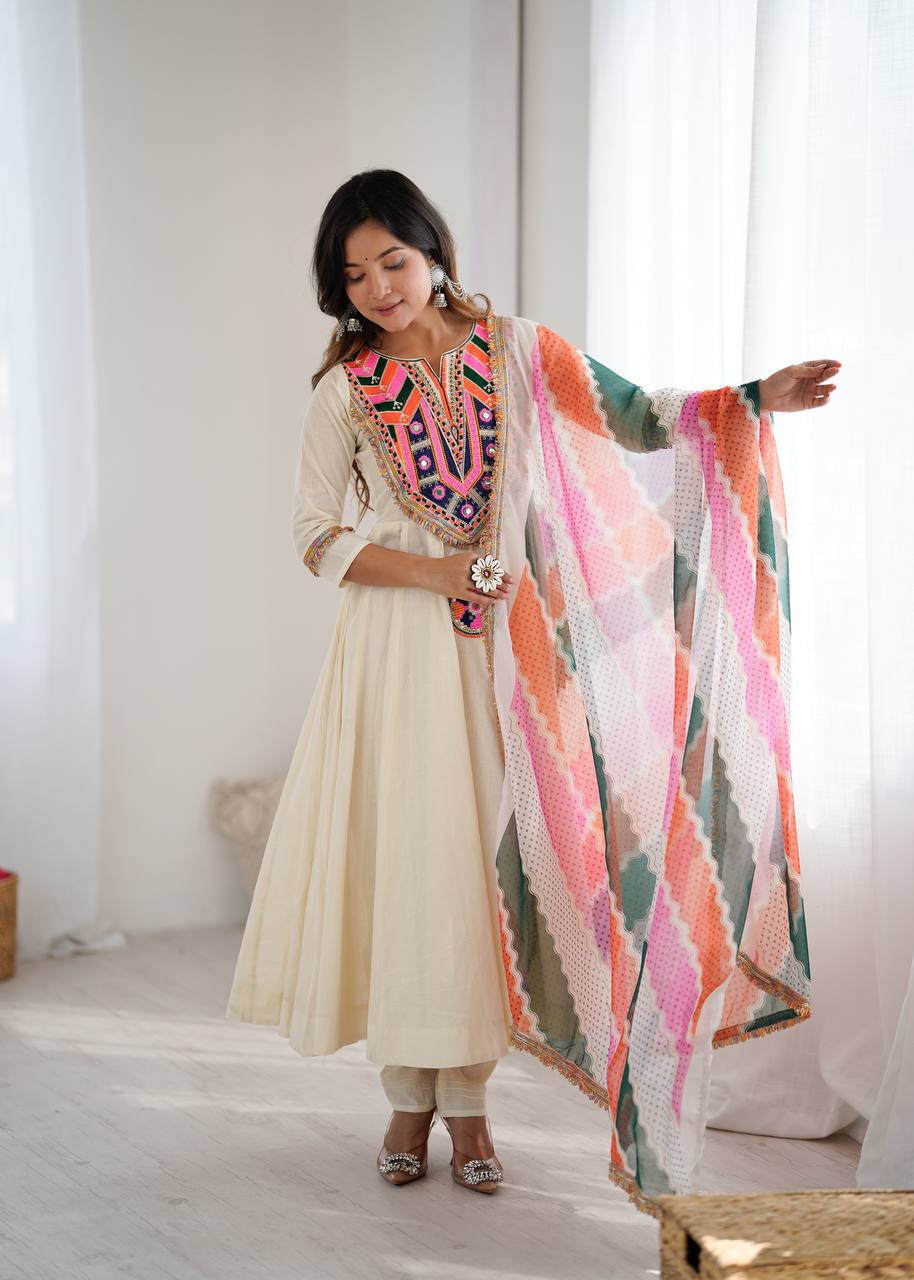 *Navratri Special Premium Designer GOWN Trendy & Comfortable GOWN