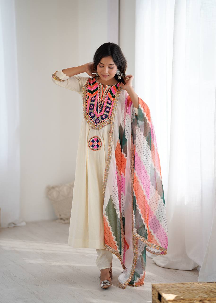 *Navratri Special Premium Designer GOWN Trendy & Comfortable GOWN