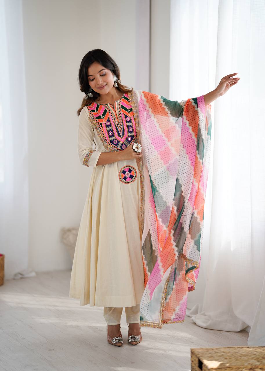 *Navratri Special Premium Designer GOWN Trendy & Comfortable GOWN