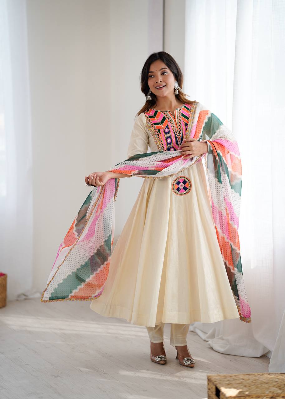 *Navratri Special Premium Designer GOWN Trendy & Comfortable GOWN