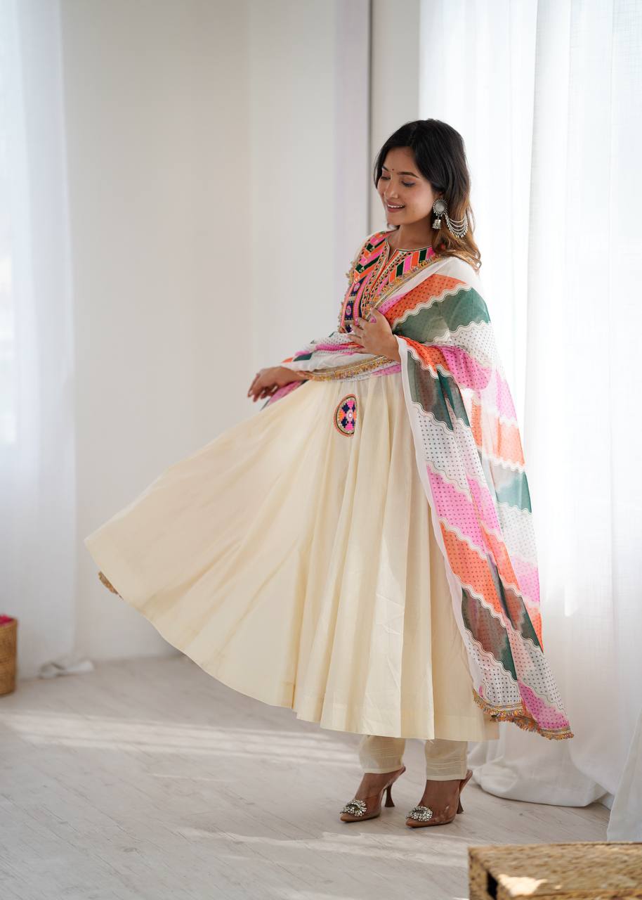 *Navratri Special Premium Designer GOWN Trendy & Comfortable GOWN
