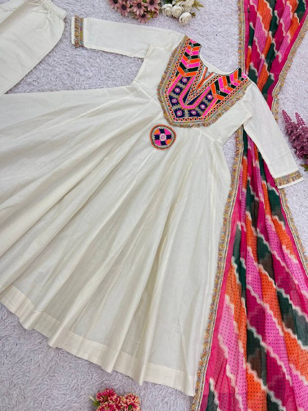 *Navratri Special Premium Designer GOWN Trendy & Comfortable GOWN