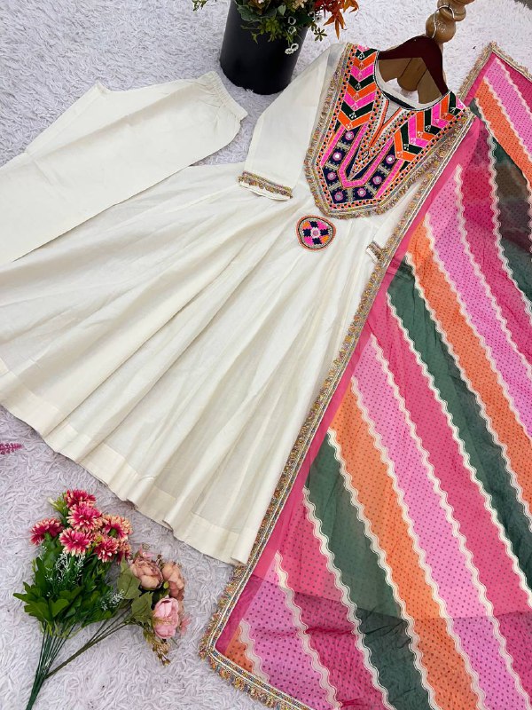 *Navratri Special Premium Designer GOWN Trendy & Comfortable GOWN