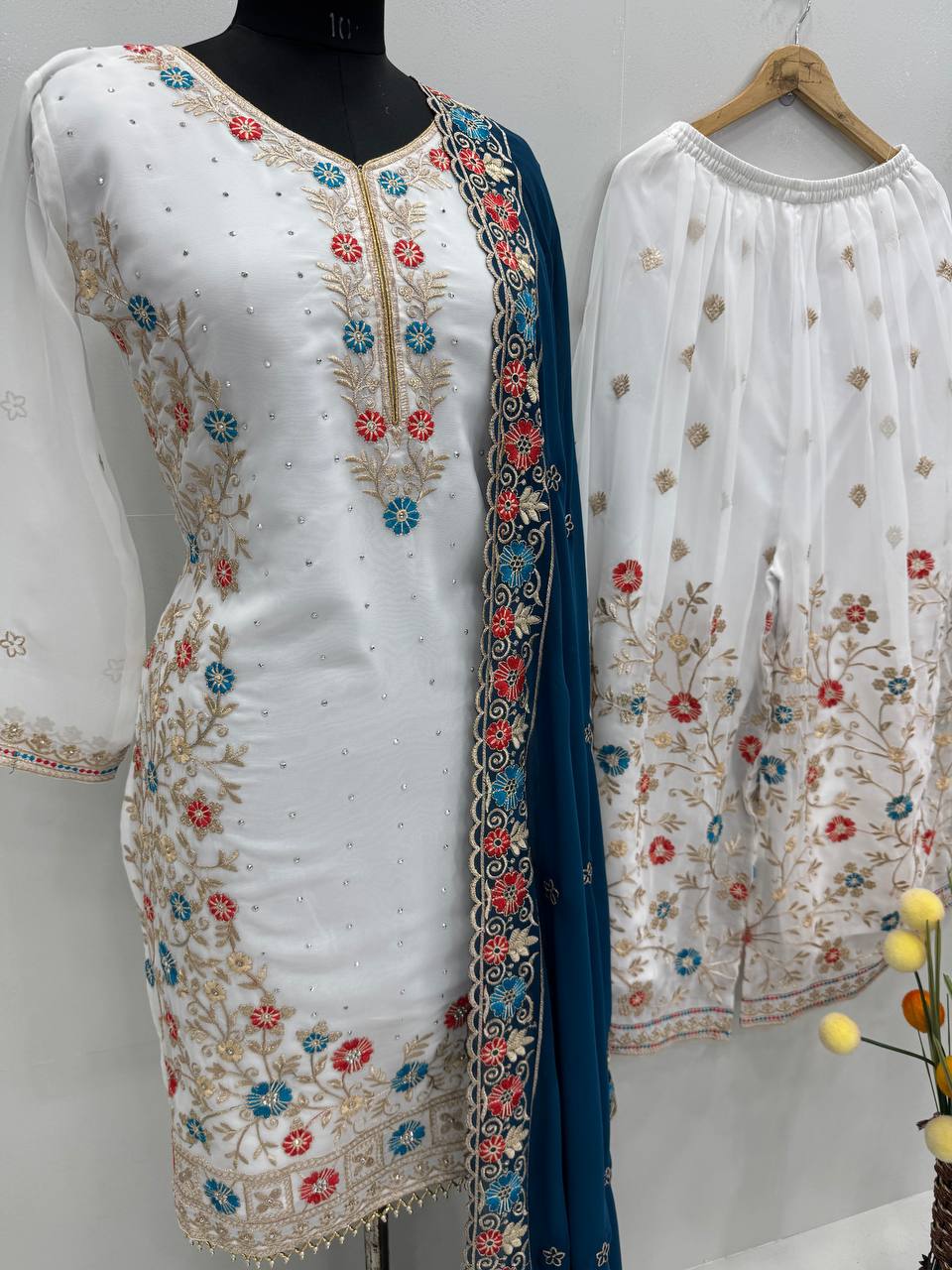 PARTY WEAR 3 PIS SUIT COLLECTION