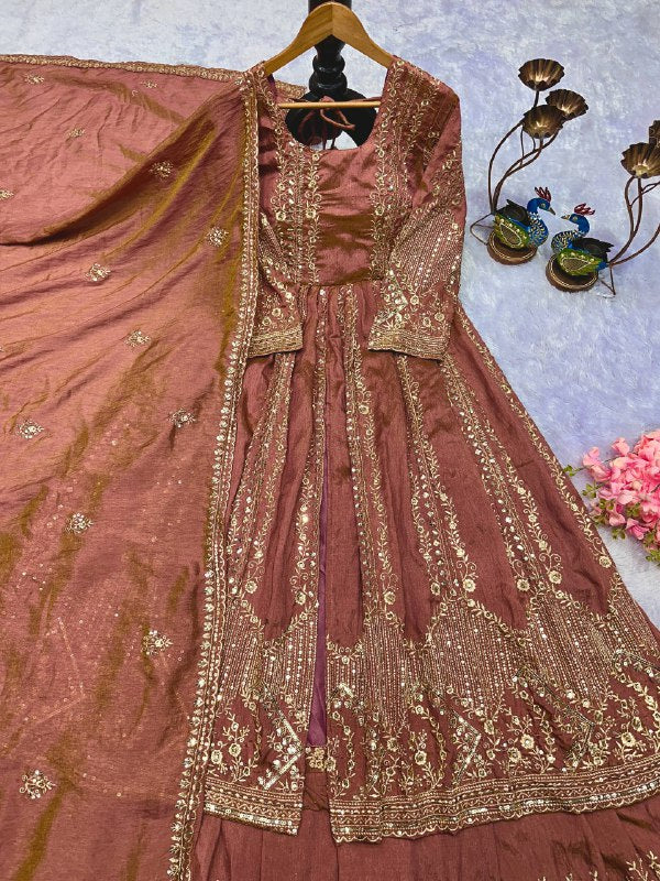 NEW ĐĚSIGNER PARTY WEAR LOOK GOWN WITH LAHENGHA AND EMBROIDERY WORK single available wholesale