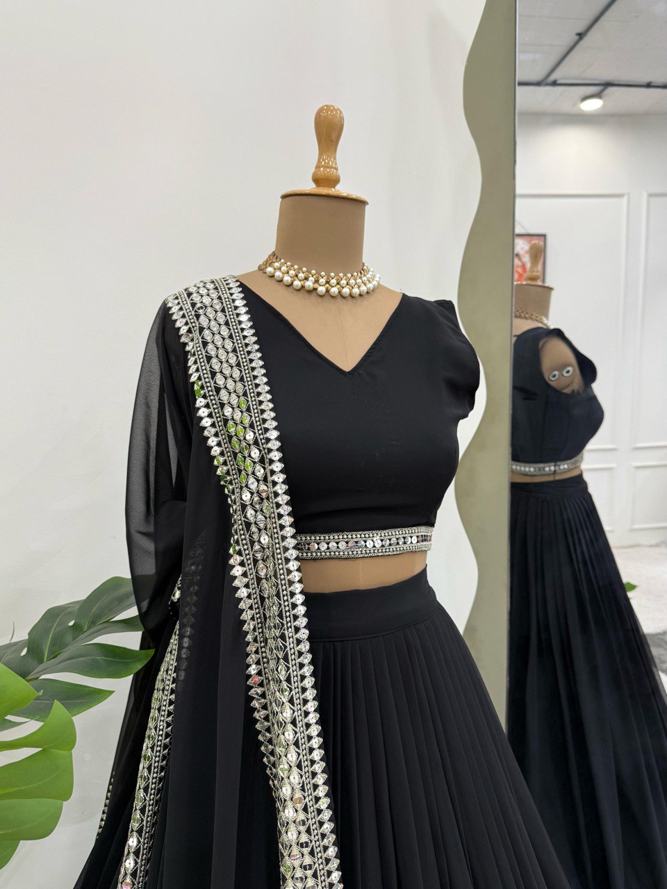 Hevay Boutiq Collection Lehengha details Foux Gorgette