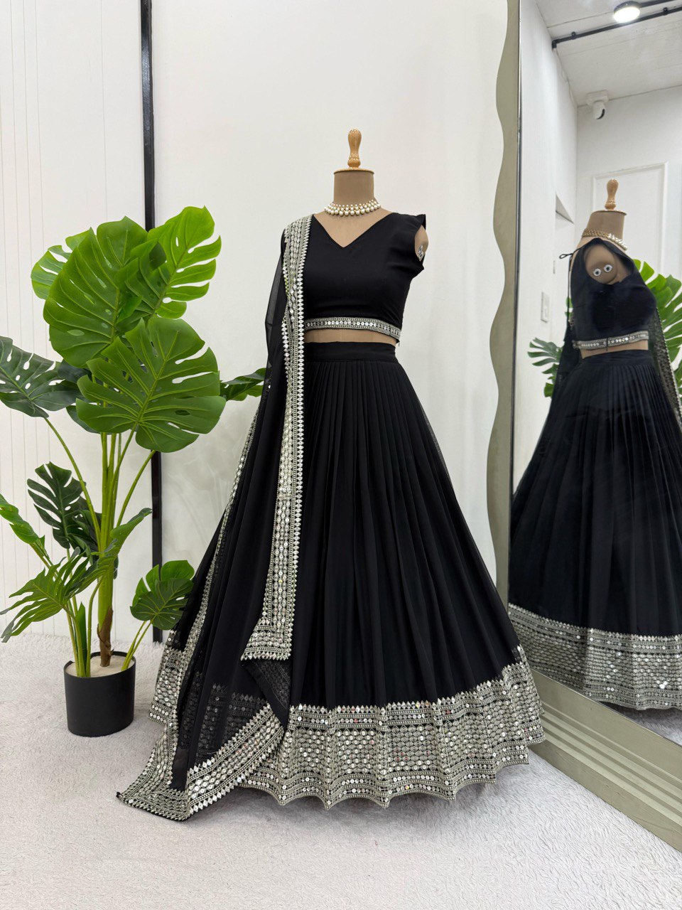 Hevay Boutiq Collection Lehengha details Foux Gorgette