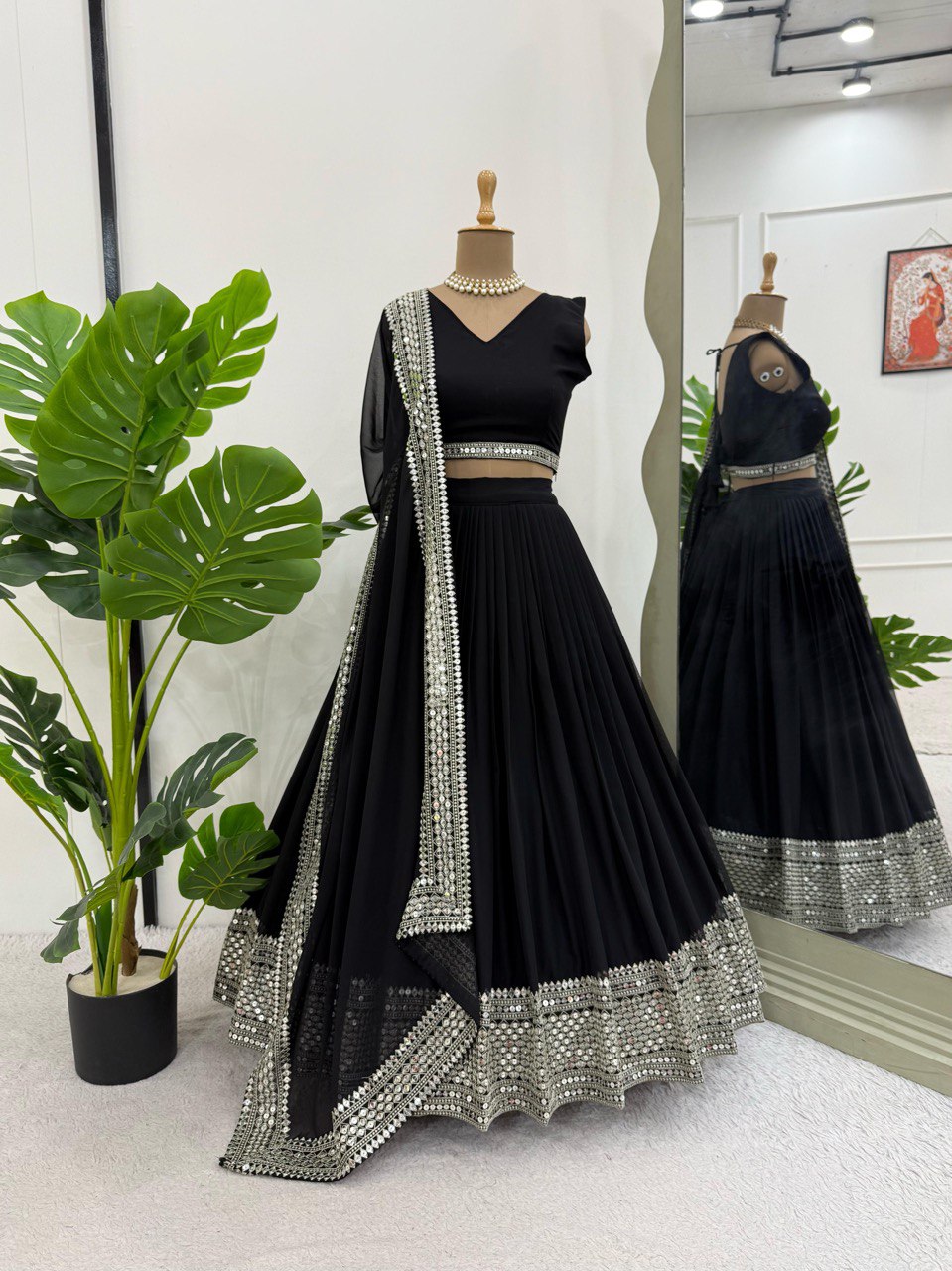 Hevay Boutiq Collection Lehengha details Foux Gorgette