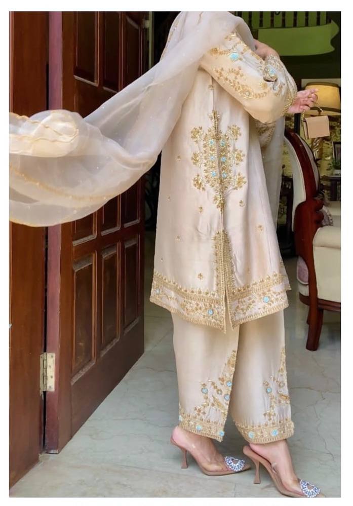 *PARTY WEAR DESIGNER 3 PIS SUIT COLLECTION* single available wholesale