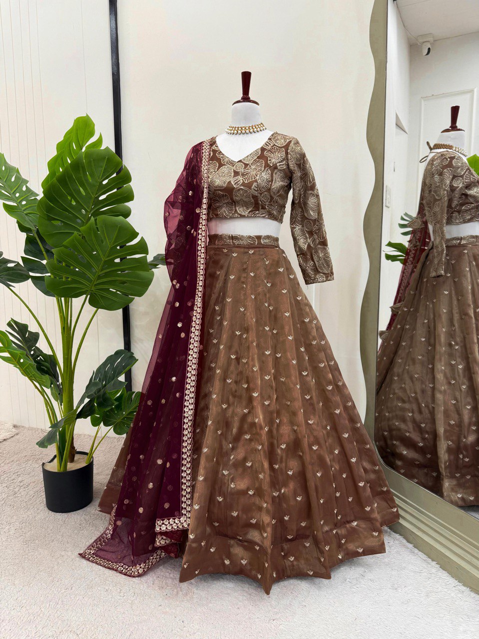 Hevay Boutiq Collection Lehengha details Jimi choo