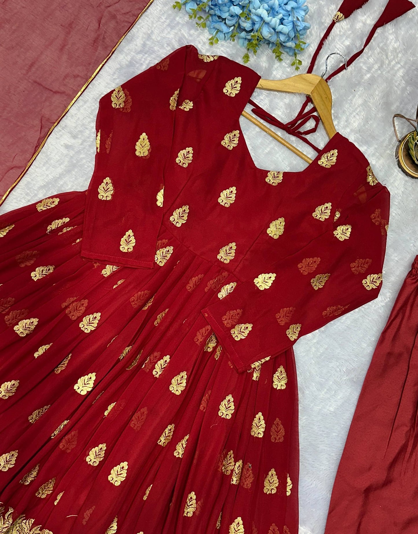 NEW ĐĚSIGNER PARTY WEAR LOOK GOWN WITH PANT AND EMBROIDERY WORK single available wholesale