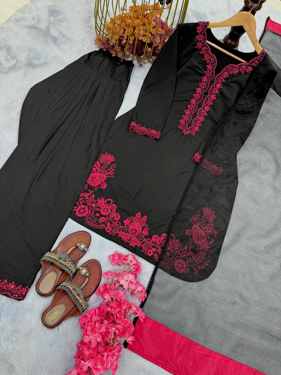 Đěsigner Party Wear Look Pur Natural Crepe Top & Farshi Palazzo With Dupatta set