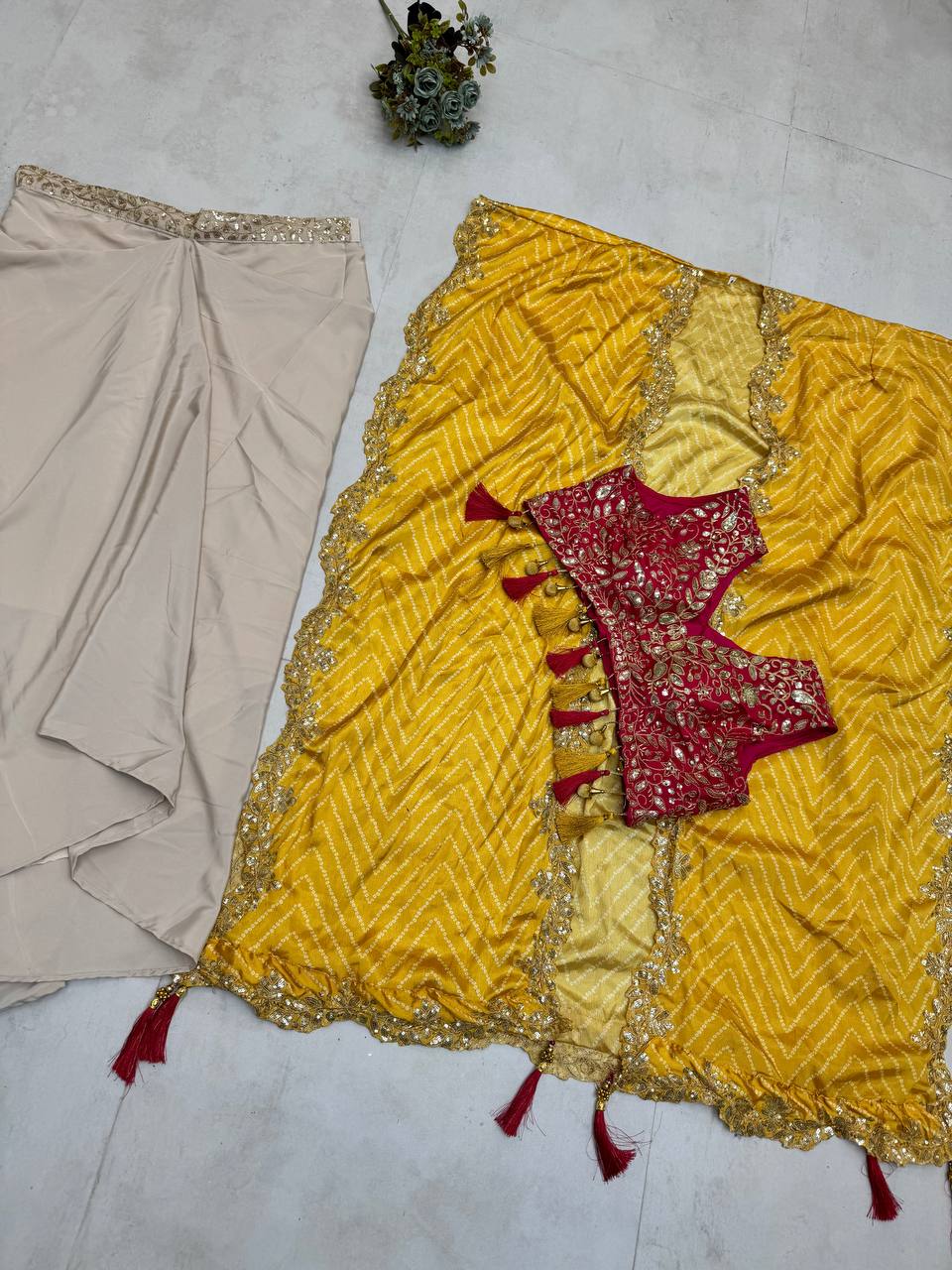 THREE PIECE WESTERN OUTFIT FOR TRENDY WEDDING SEASON