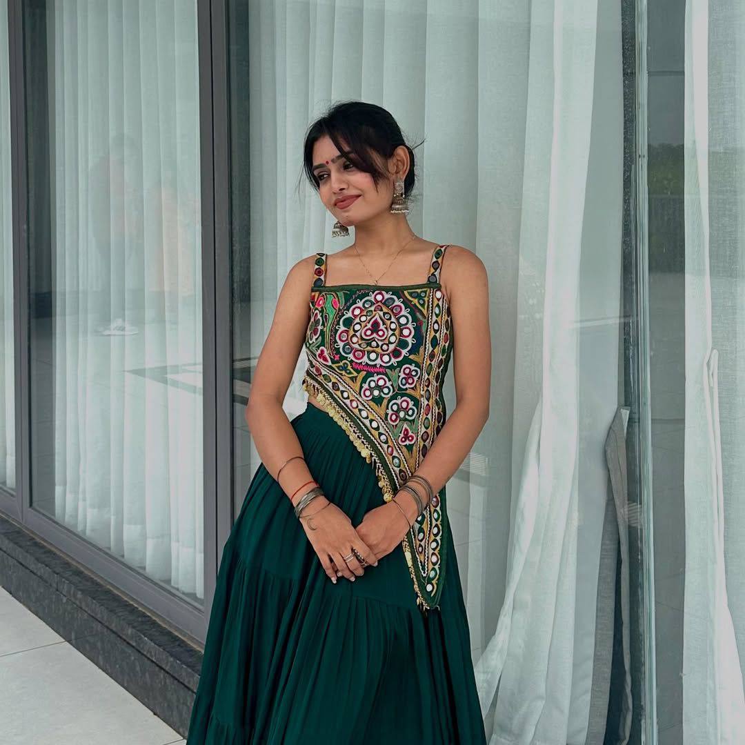NAVARATRI SEASON OUR EXCLUSIVE FULL STITCHED LEHENGA CHOLI single available wholesale