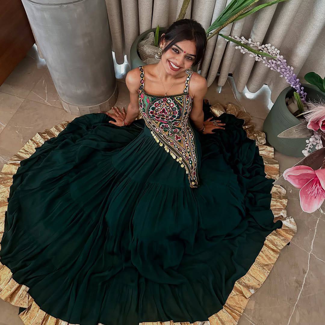 NAVARATRI SEASON OUR EXCLUSIVE FULL STITCHED LEHENGA CHOLI single available wholesale