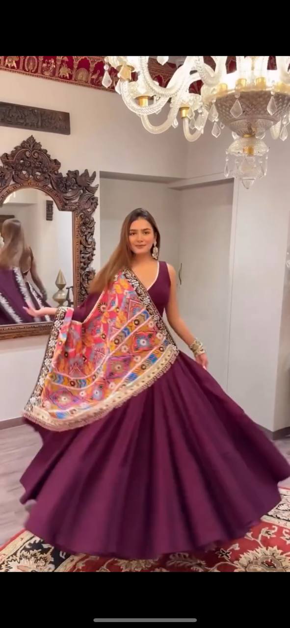 NAVARATRI SEASON OUR EXCLUSIVE FULL STITCHED LEHENGA CHOLI single available wholesale