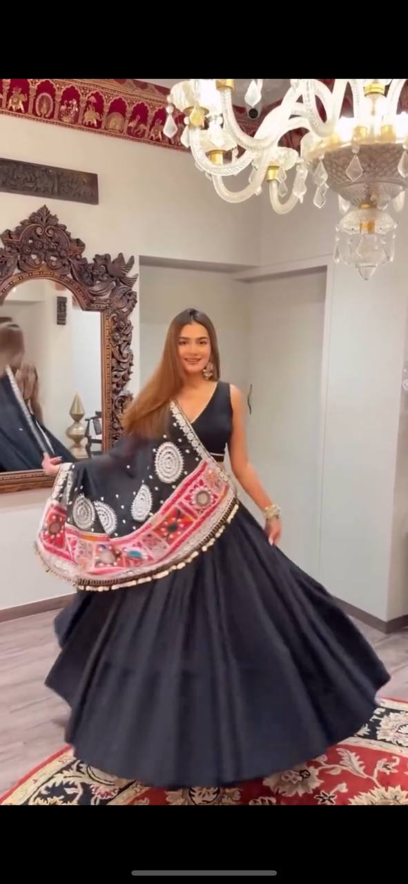 NAVARATRI SEASON OUR EXCLUSIVE FULL STITCHED LEHENGA CHOLI single available wholesale