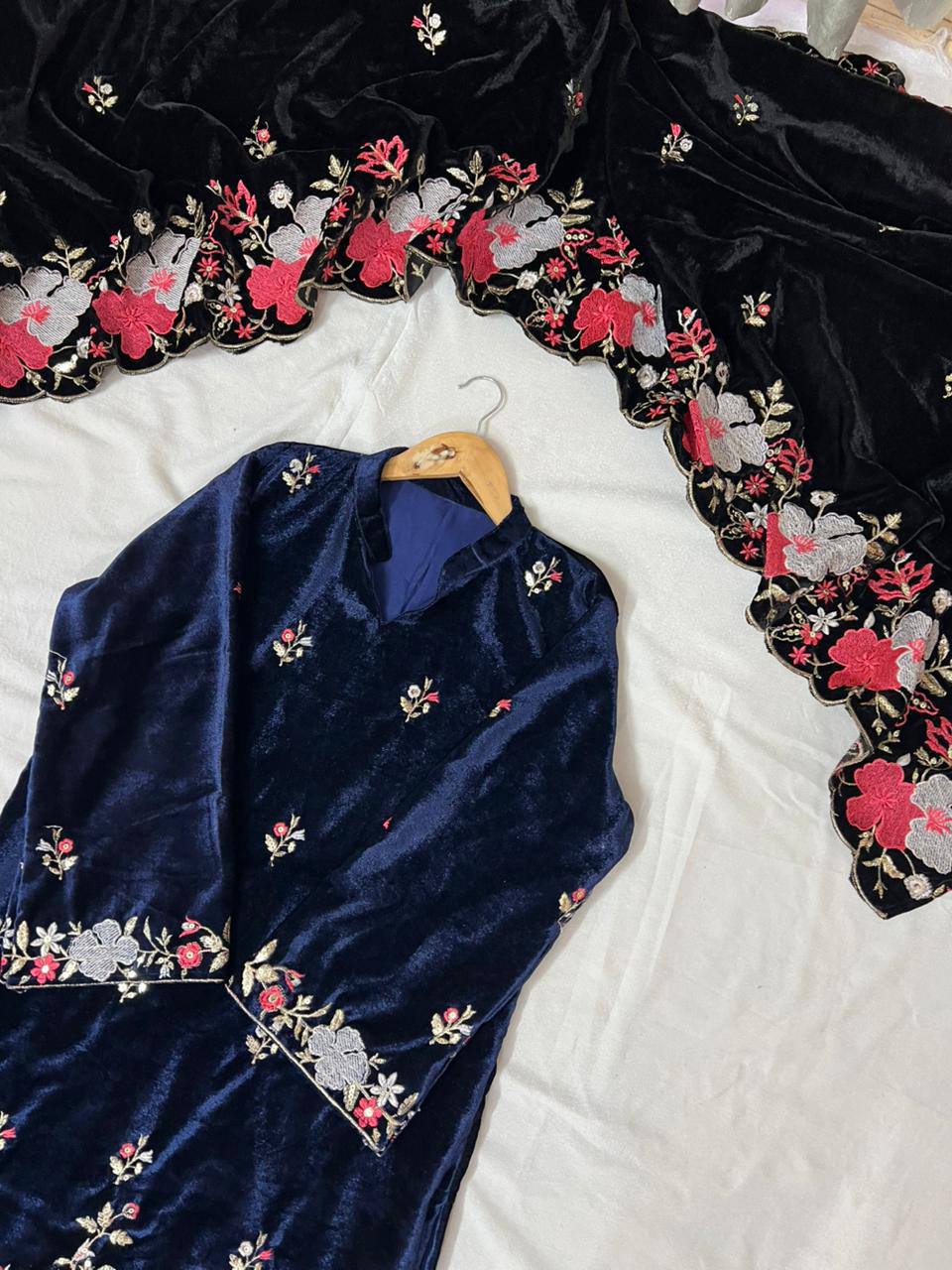 HEAVY VELVET KURTA & PANT (3-PIS SET) WITH BEAUTIFUL SEQUINS EMBROIDERY WORK single available wholesale