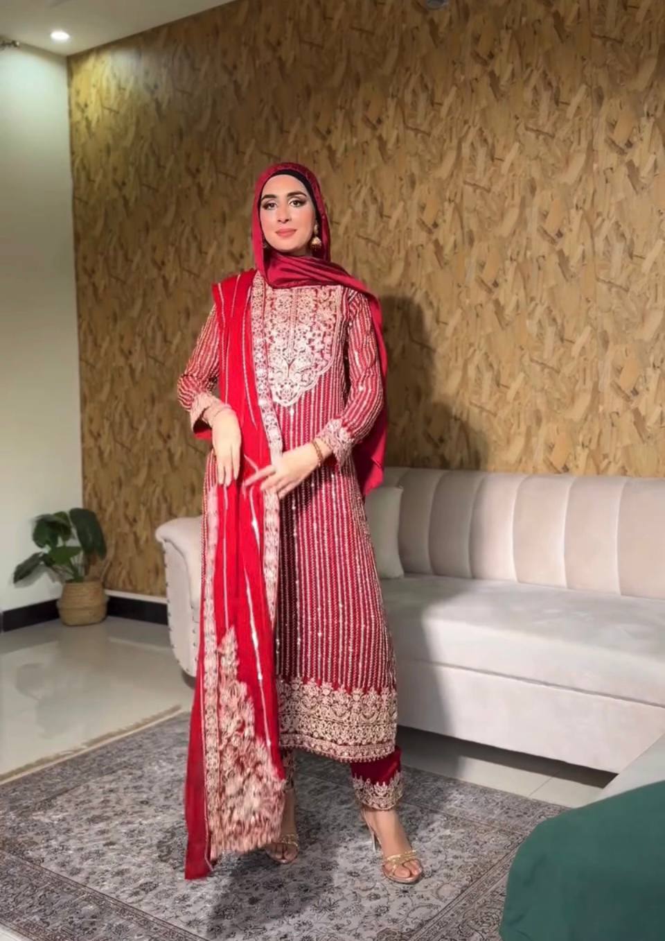 NEW ĐĚSIGNER PARTY WEAR TOP AND PANT . WITH FANCY DUPPATA WITH EMBROIDERY WORK