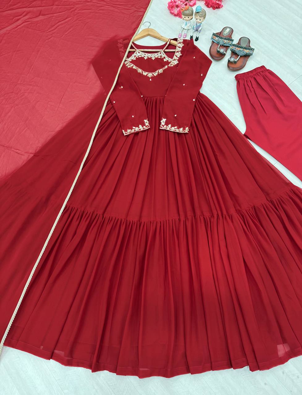 Launching New 🦋 Đěsigner Party Wear Look Fancy Gown,Dupatta & Bottom Set single available wholesale