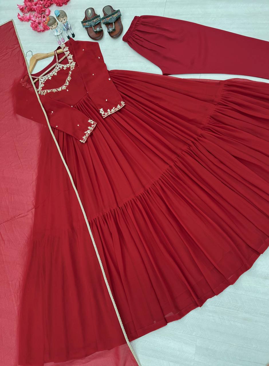 Launching New 🦋 Đěsigner Party Wear Look Fancy Gown,Dupatta & Bottom Set single available wholesale