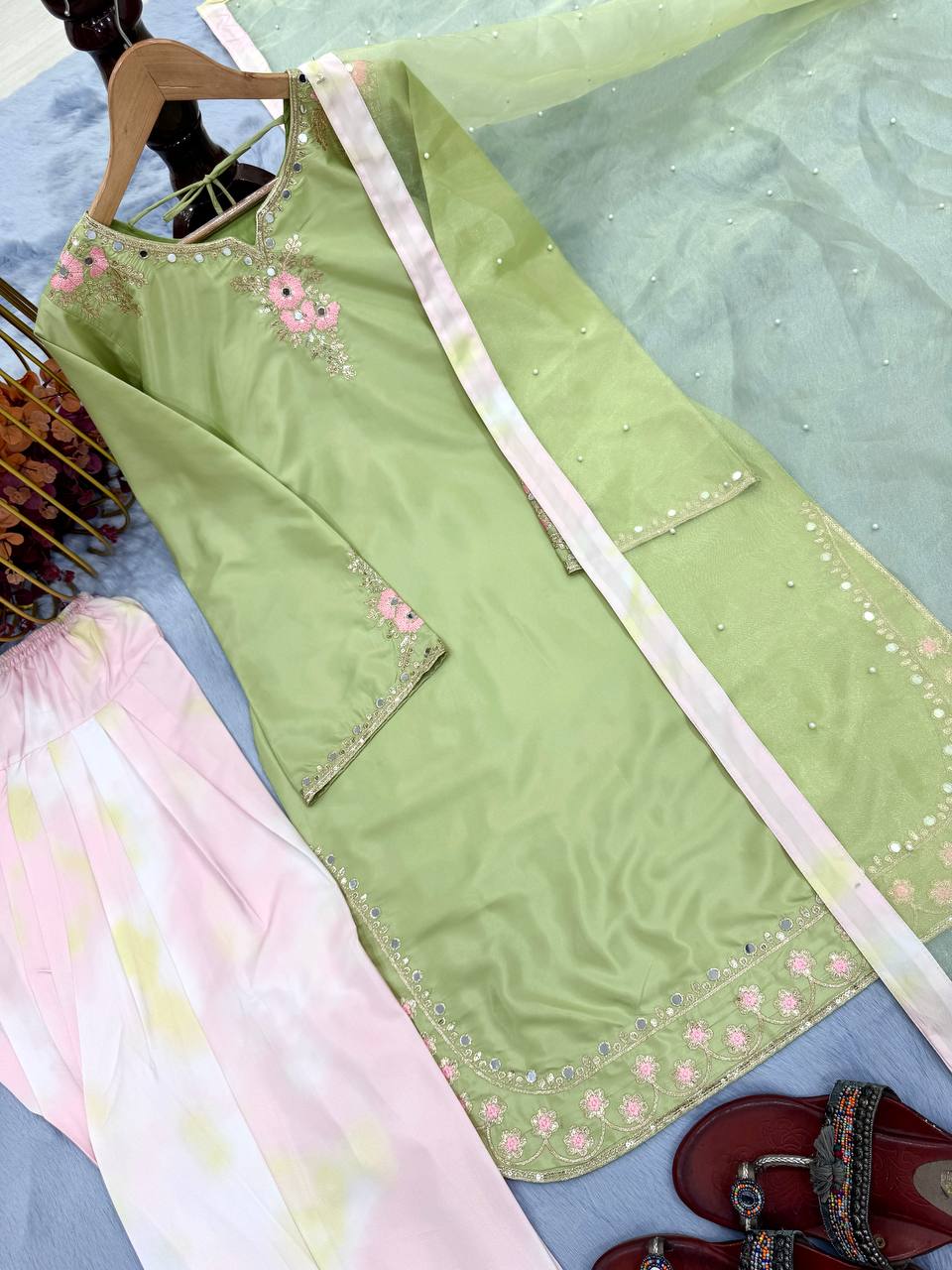 Đěsigner Party Wear Look Pur Natural Crepe Top & Farshi Palazzo With Dupatta set*