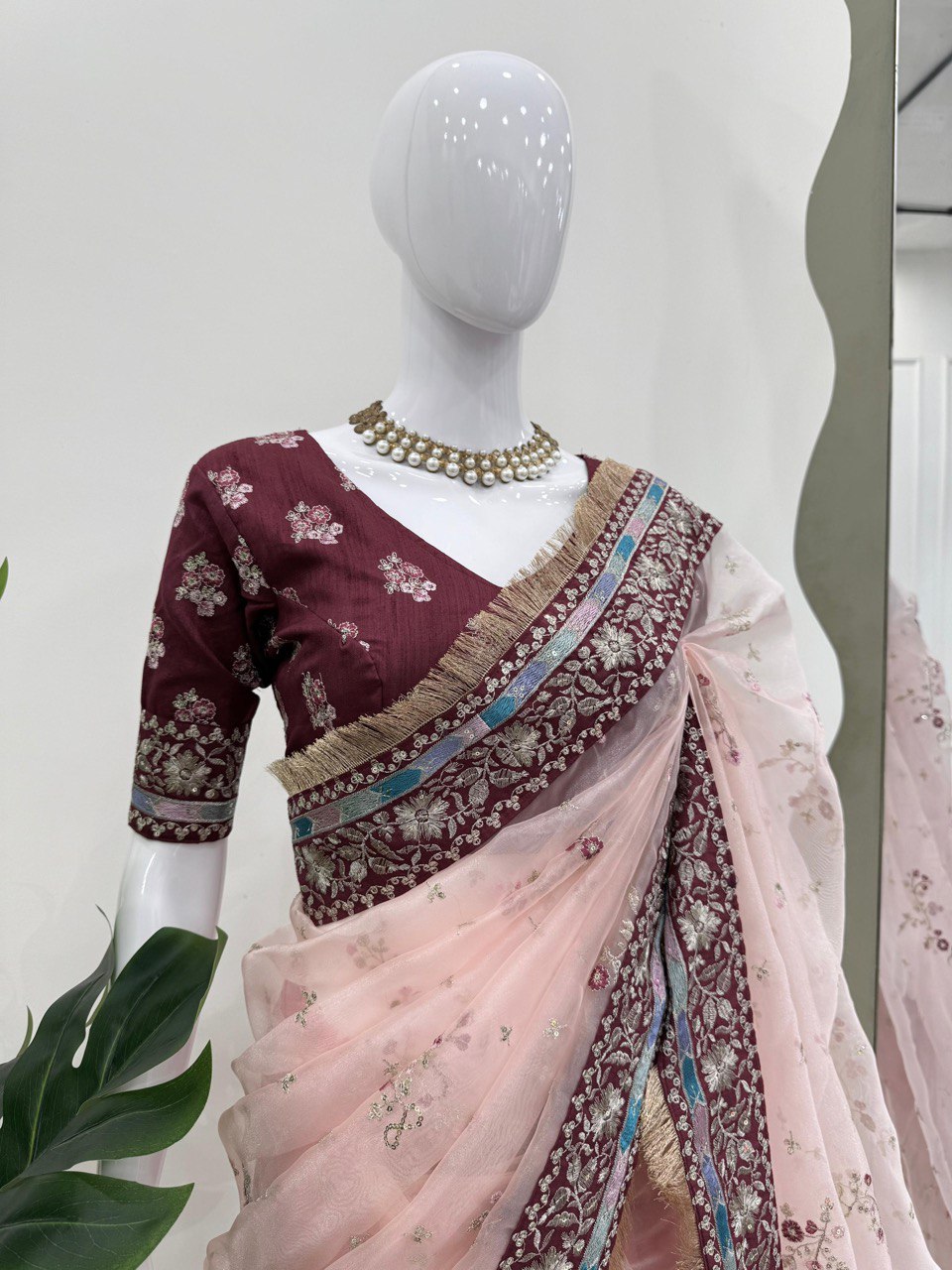 Looking some one for this same colour beautiful Designer Saree on Havy Organza Silk Febric with Thred & Sequnce work and Blouse on Mono Benglori Silk Febric With Thred & Sequnce work