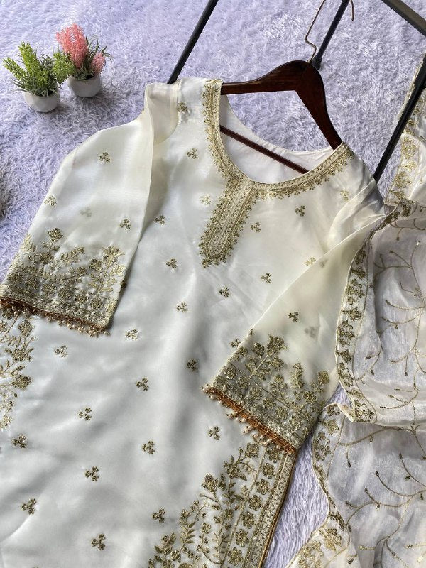 026 EID π EXCLUSIVE AND TRENDY FOR WEDDING SEASON OUR SEQUENCE EMBROIDERY WORKED TOP, PANT AND DUPATTA IN ZIMMY CHOO