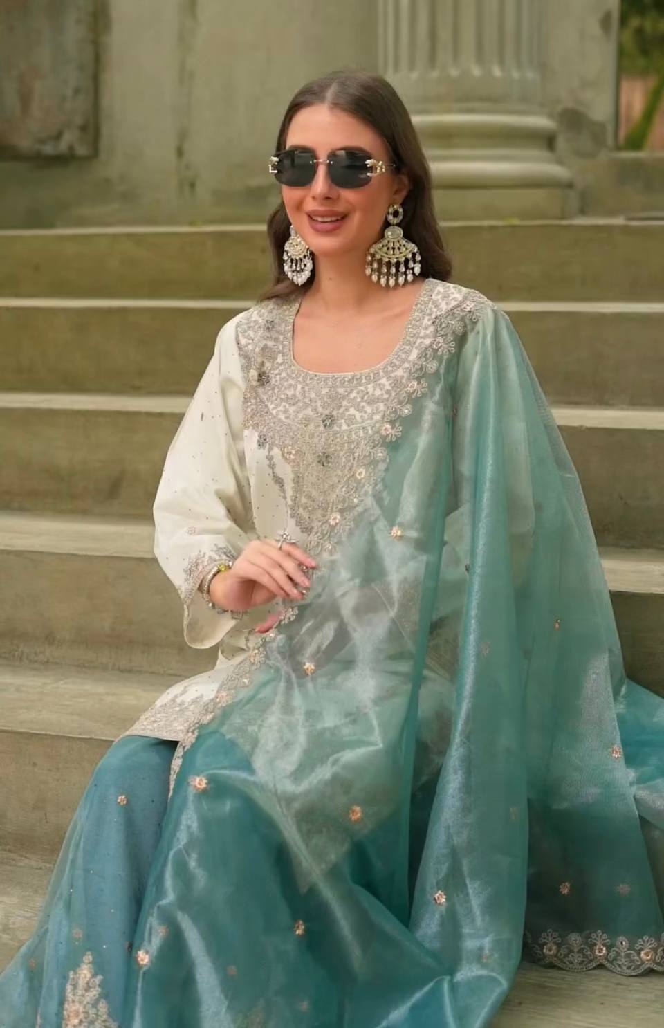 ĐĚSIGNER PARTY WEAR TOP AND PLAZZO. WITH FANCY DUPPATA AND EMBROIDERY WORK