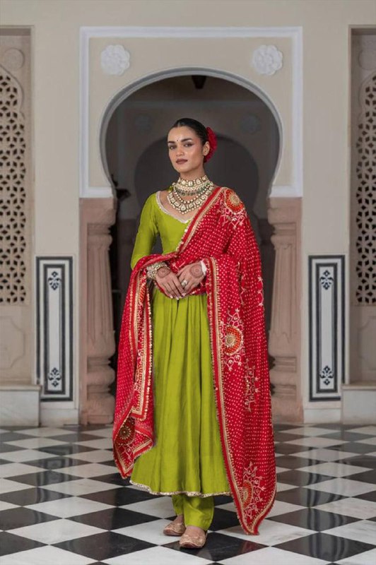 DESIGNER AND ELEGANCE GOWN IN THREE PIECE WITH PRINTED BANDHNI DUPATTA