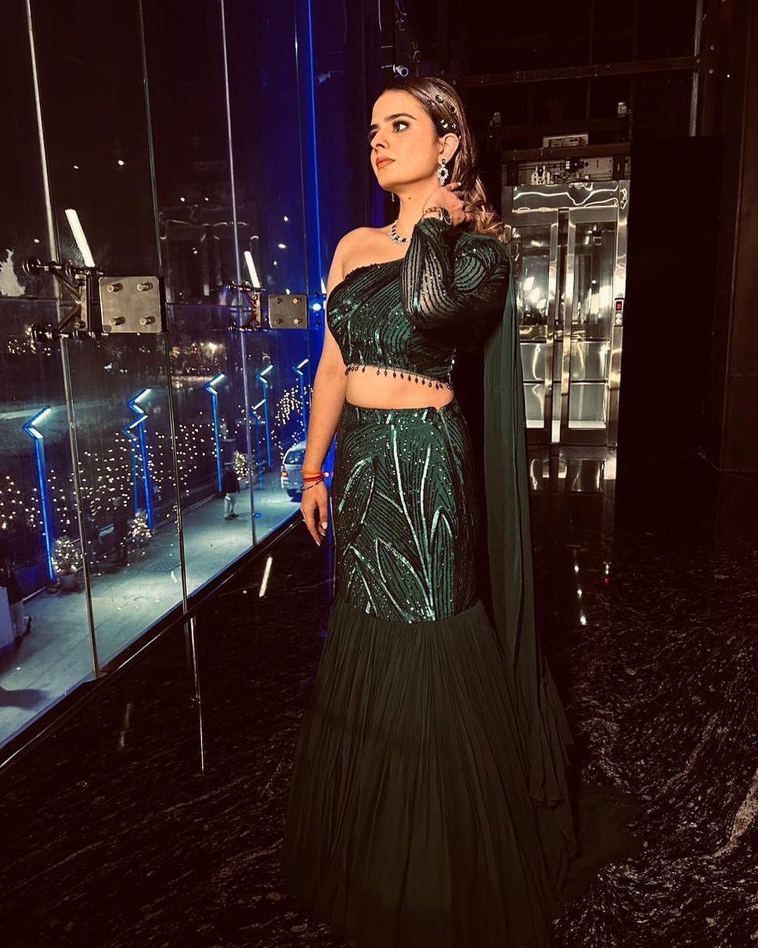 LEHENGA AND BLOUSE WITH ATTACHED DUPATTA SAREE