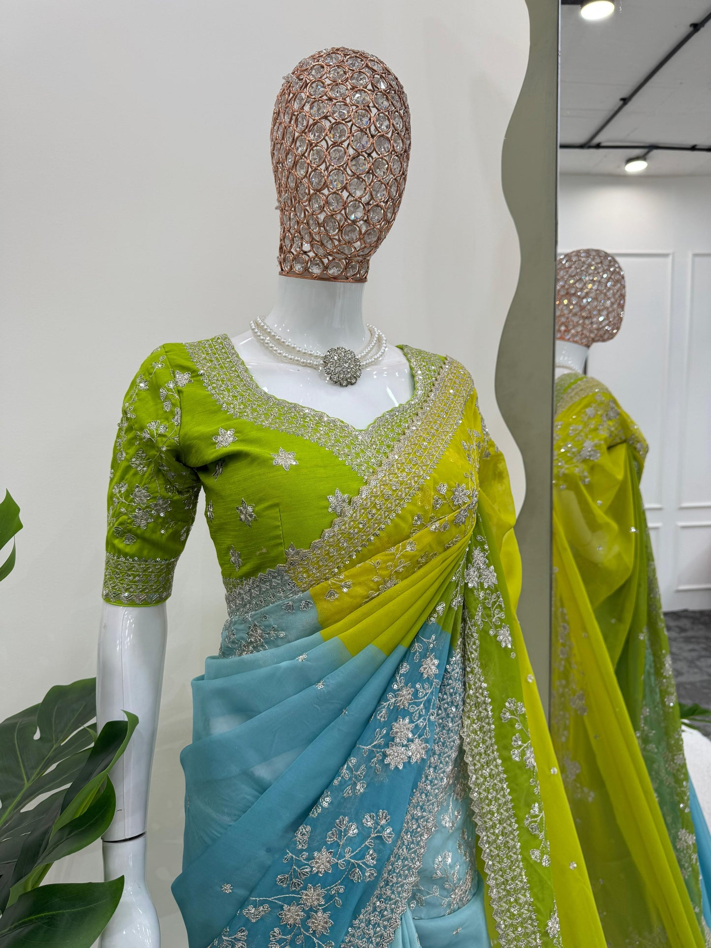 Looking some one for this same colour beautiful Designer Saree on Tibby silk Febric with Thred & Sequnce work with Digital Print and Blouse on Mono Benglori Silk Febric With Thred & Sequnce work