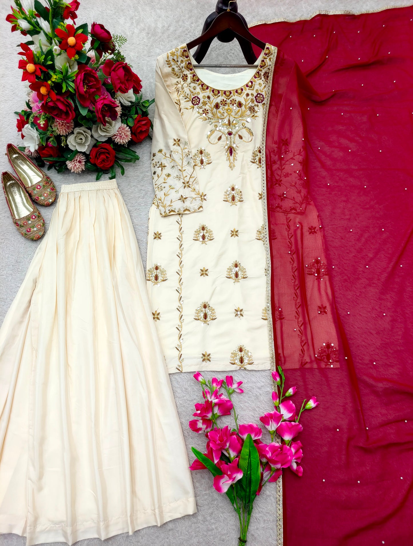 Launching New Design Trending Natural Crep Top&Sarara&Dupatta