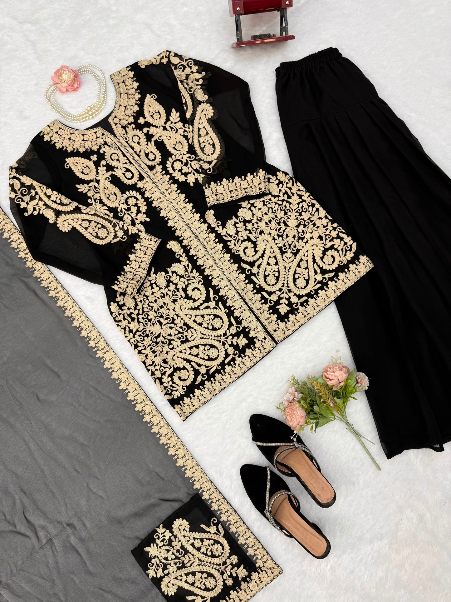 Designer Palzoo Set β Elegant Ethnic Wear β¨ π Crafted in Classy Tones with Premium Fabric & Detailing