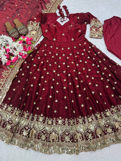 Đěsigner Anarkali Suit In New Fancy Style