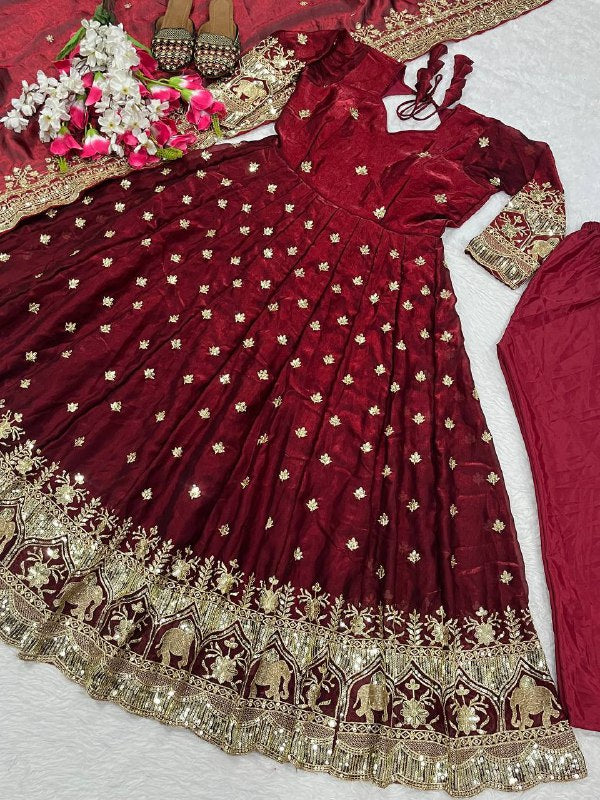Đěsigner Anarkali Suit In New Fancy Style