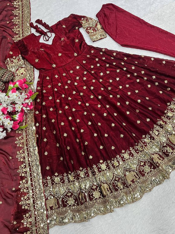 Đěsigner Anarkali Suit In New Fancy Style