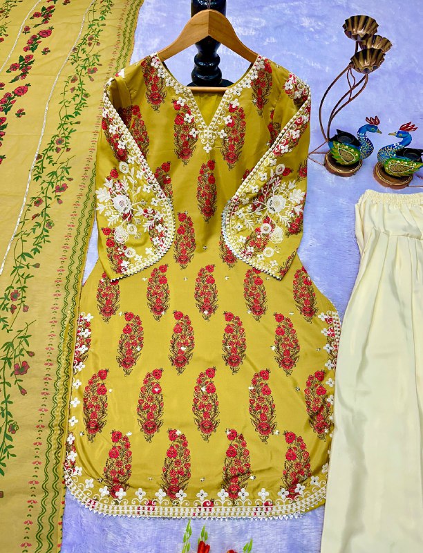 ĐĚSIGNER PARTY WEAR  TOP AND FARSI SALVAR . WITH FANCY DUPPATA AND EMBROIDERY WORK
