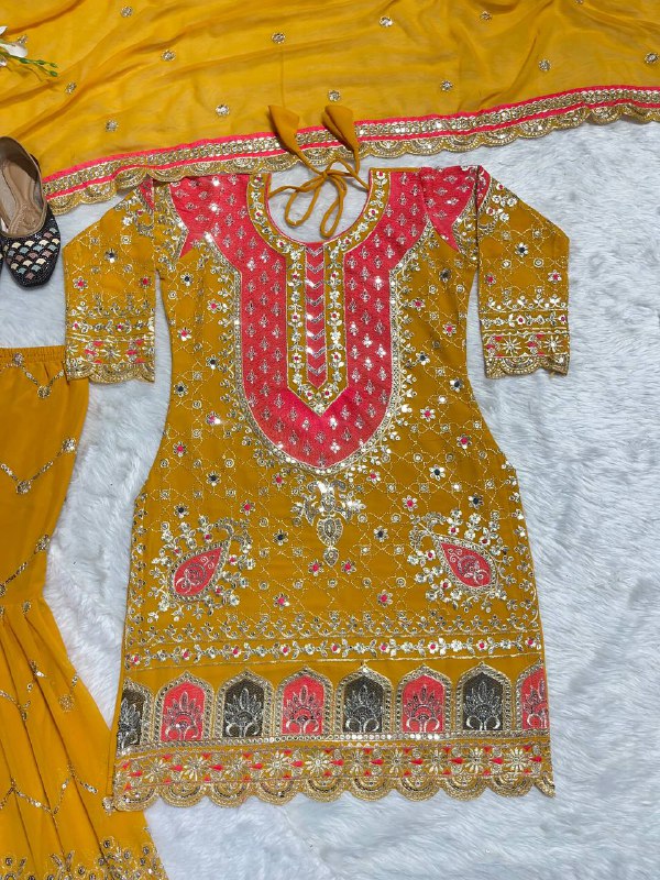 top sahara Heavy Faux Georgette With Heavy
