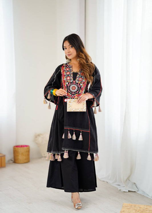 The Perfect Match –Trendy & Comfortable Cord Set”🎀🌸💃 2-Piece Stylish Ensemble: Includes a well-fitted top and coordinated bottom