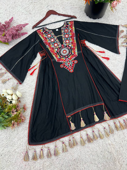 The Perfect Match –Trendy & Comfortable Cord Set”🎀🌸💃 2-Piece Stylish Ensemble: Includes a well-fitted top and coordinated bottom