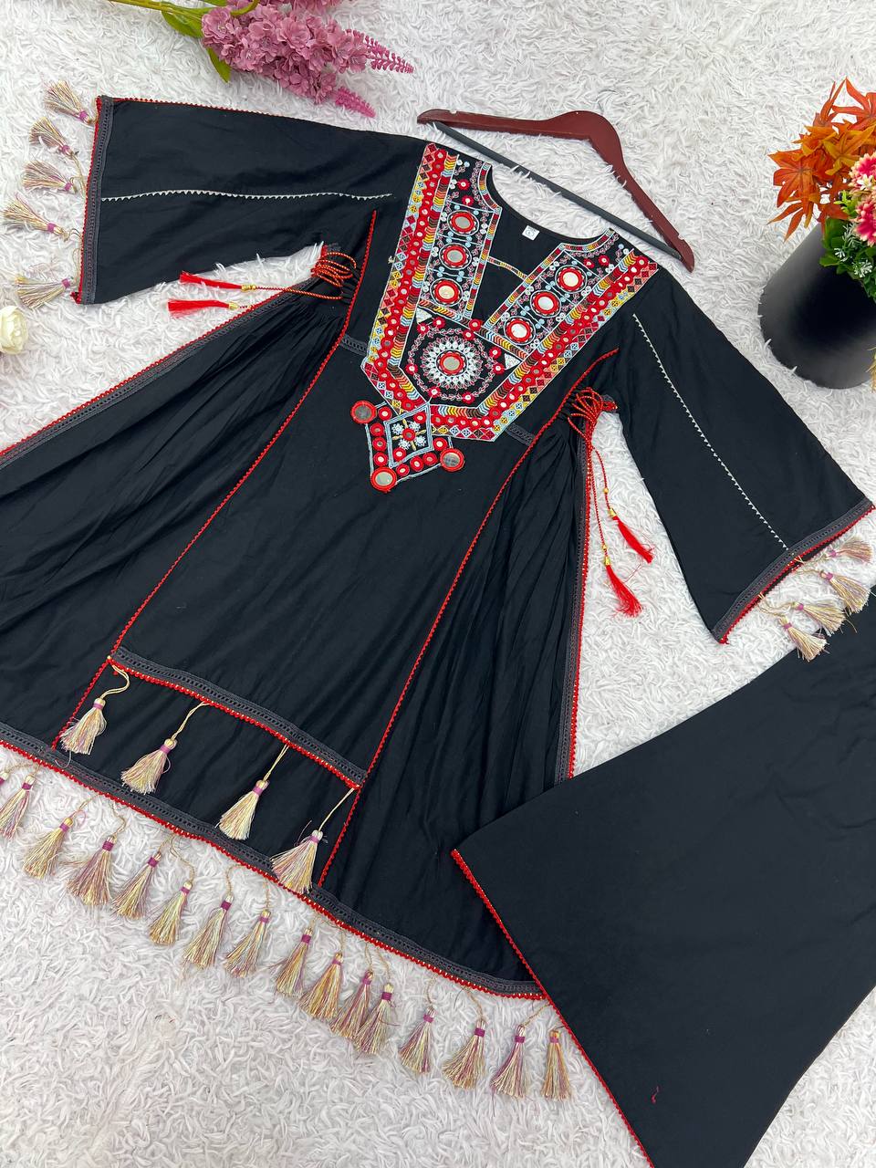 The Perfect Match –Trendy & Comfortable Cord Set”🎀🌸💃 2-Piece Stylish Ensemble: Includes a well-fitted top and coordinated bottom