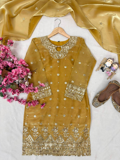 ENHANCE THE BEAUTY OF YOUR WARDROBE WITH THIS NEWLY LAUNCHED GMY SILK KURTI & PLAZZO SET