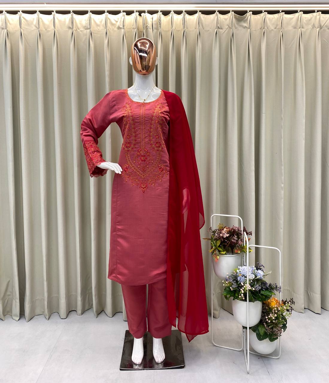 DESIGNER WEAR EXCLUSIVE SUIT IN ROMAN SILK FABRIC TOP AND PANT WITH DUPATTA IN GEORGETTE