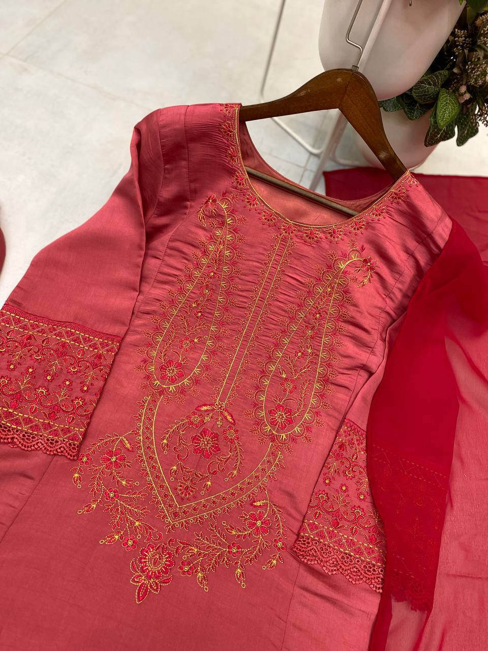 DESIGNER WEAR EXCLUSIVE SUIT IN ROMAN SILK FABRIC TOP AND PANT WITH DUPATTA IN GEORGETTE