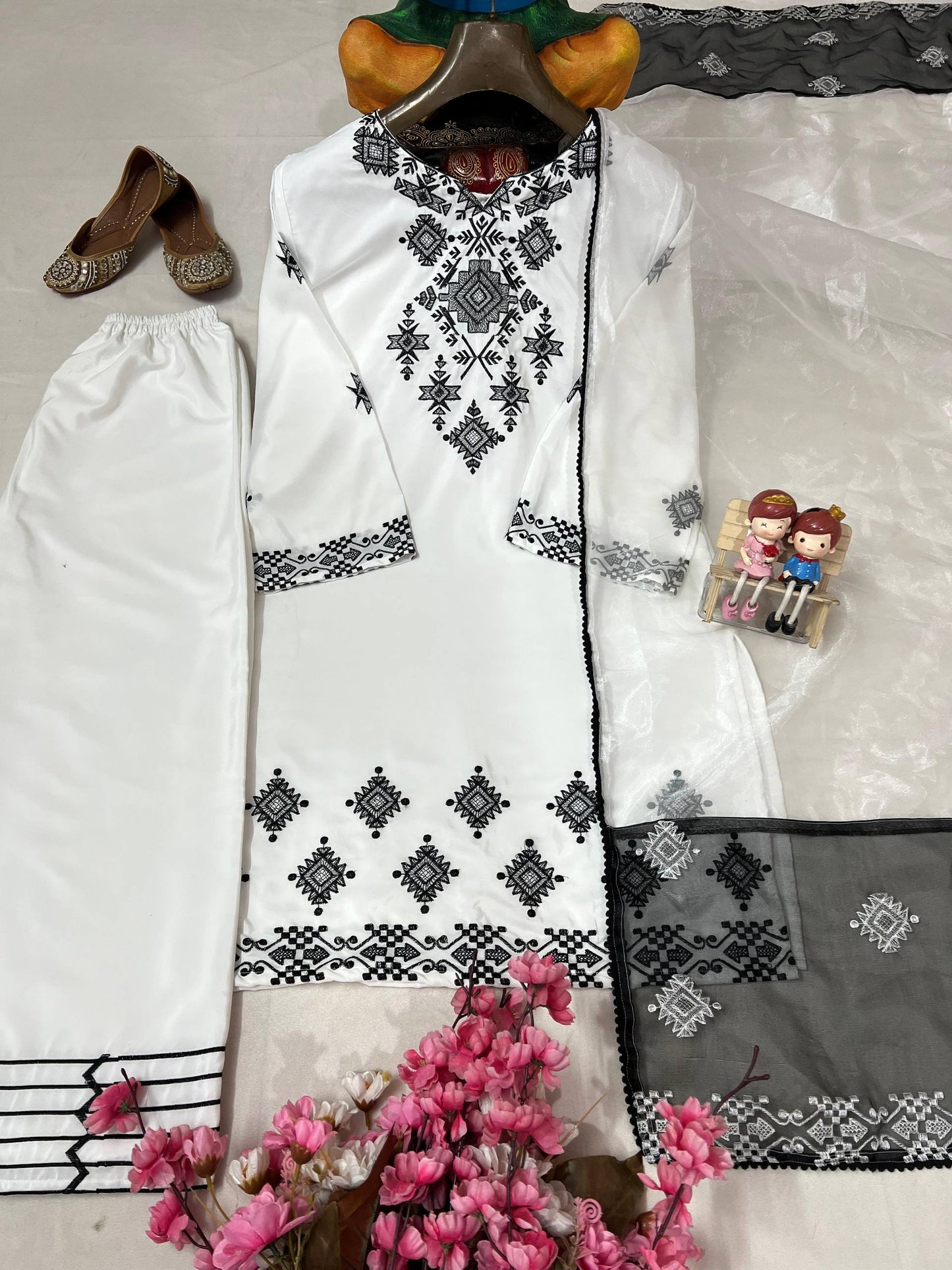 THE BEAUTY OF YOUR WARDROBE WITH THIS NEWLY LAUNCHED KURTI-PLAZZO SET